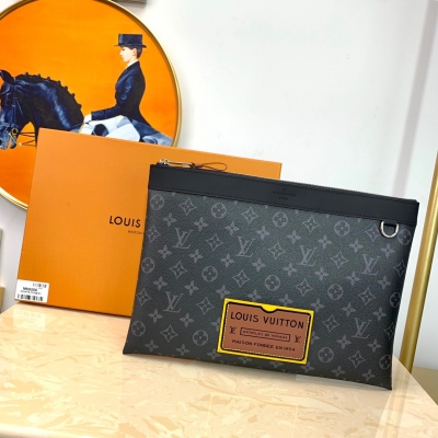 LV路易威登 徽章新款 DISCOVERY POCHETTE...