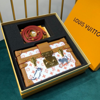 LV路易威登 PETITE MALLE 精品盒子包 女生最愛