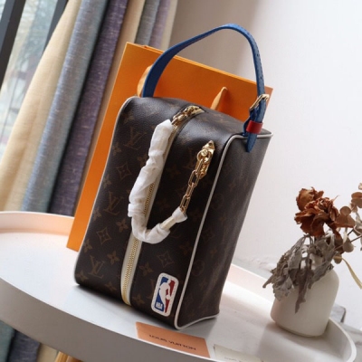 LV路易威登 NBA聯名 老花洗漱化妝包 M85149