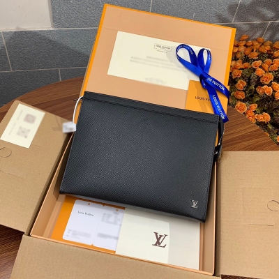 LV路易威登 POCHETTE VOYAGE 中號手拿包 M...