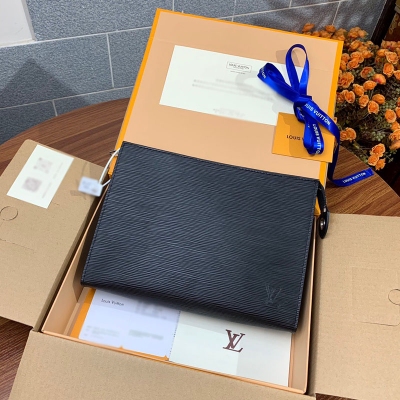 LV路易威登 POCHETTE VOYAGE 中號手拿包 M41366 黑色水波紋