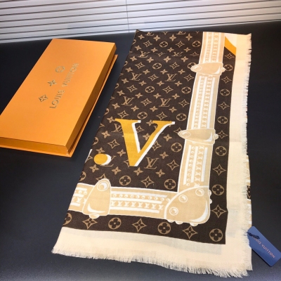 LV路易威登 Crafty Bi Color 羊絨圍巾 呈現全幅Monogram圖案 140x140cm