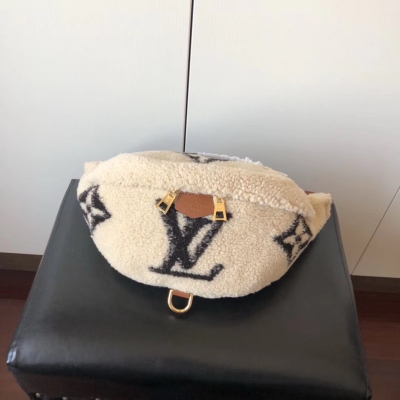 LV路易威登 LU BUMBAG 印花羊毛腰包 M55425