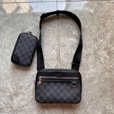 LV路易威登 Scott 郵差包 N50018黑格