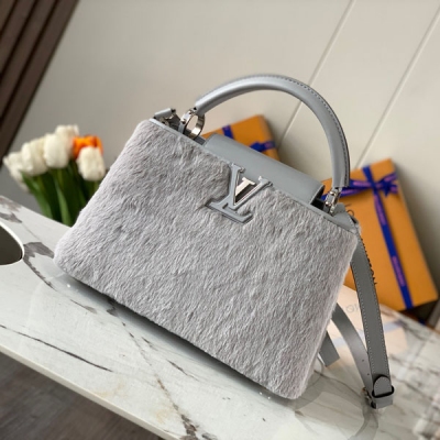 LV路易威登 Capucines 水貂皮草灰色中號斜挎包 M...
