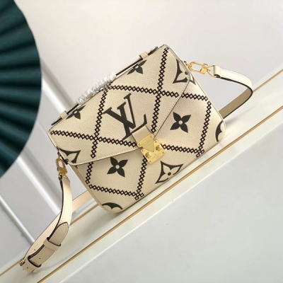 LV路易威登 Pochette Métis 壓紋刺繡奶白色郵...