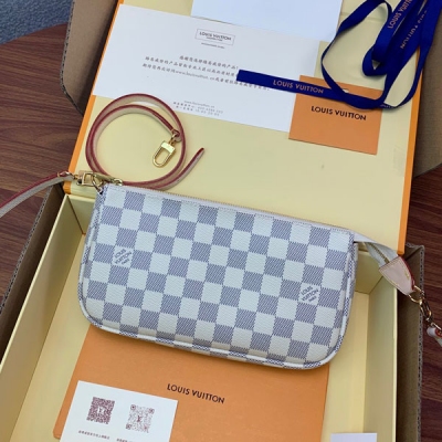LV路易威登 Pochette Accessoires 白格...