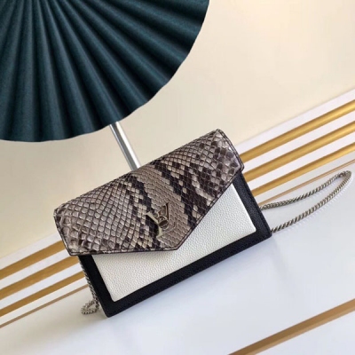 LV路易威登 POCHETTE MYLOCKME CHAIN...