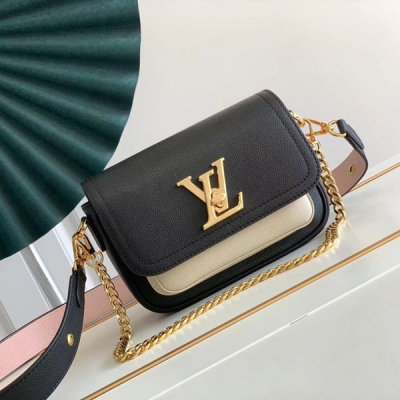 LV路易威登 LOCKME TENDER 粒面小牛皮經典黑包...