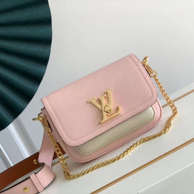 LV路易威登 LOCKME TENDER 粒面小牛皮粉色女包...