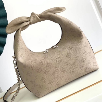 LV路易威登 Why Knot 鏤花穿孔大象灰小號單肩包 M...
