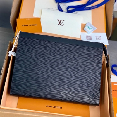 LV路易威登 Pochette Voyage 水波紋黑色手拿...