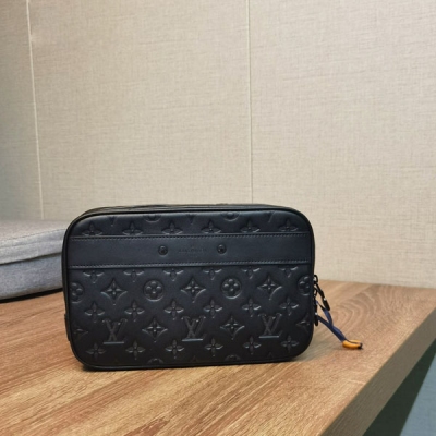 LV路易威登 男士新款大號盥洗包 M68589