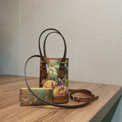 LV路易威登 NANO BUCKET 花色圖案納米桶 M81...