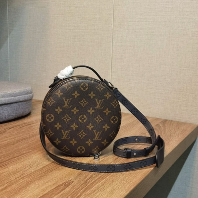 LV路易威登 AUDIO CASE 老花耳機包 M46273