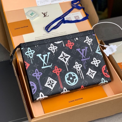 LV路易威登 Pochette Voyage 中號手拿包 M...