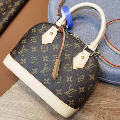 LV路易威登 ALMA BB 老花小號貝殼包 M53152