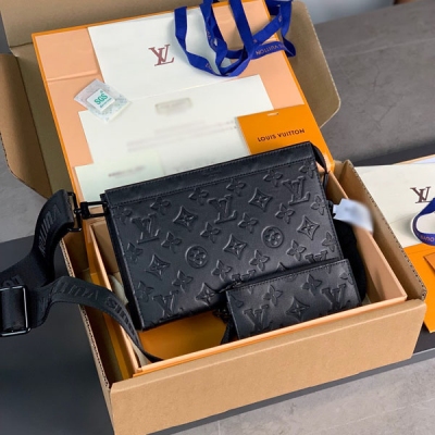 LV路易威登 GASTON WEARABLE WALLET ...