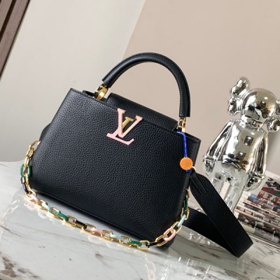 LV路易威登 原廠皮 Capucines 黑色中號手袋 M2...