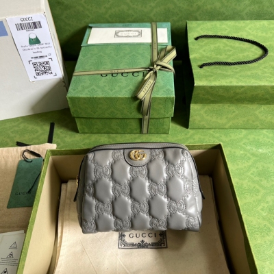 GUCCI古馳 GG matelassé 灰色壓花皮革化妝包...