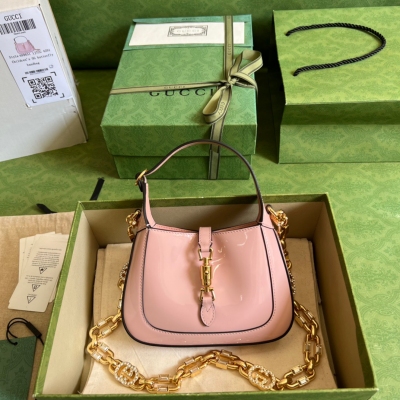 GUCCI古馳 Jackie 1961 粉色漆皮迷你鏈條包 ...