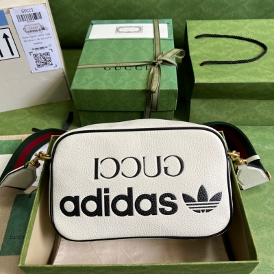 GUCCI古馳 ad GG聯名 白色全皮斜挎相機包 7024...