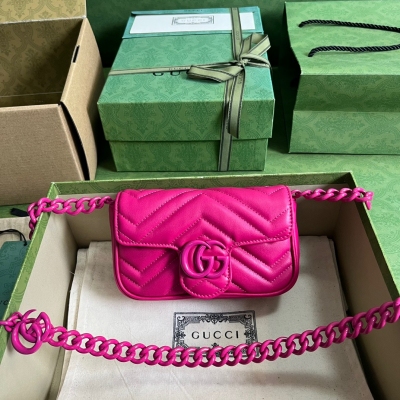 GUCCI古馳 GG Marmont 馬卡龍系列玫紅迷你斜挎...