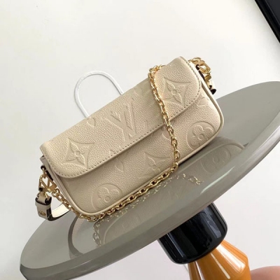 LV路易威登 Wallet On Chain Ivy 奶油色...