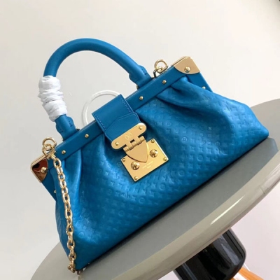 LOUIS VUITTON M22326 Clutch 柔軟...