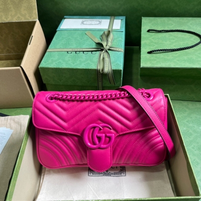 GUCCI古馳 GG Marmont系列玫紅色全皮小號肩背包...