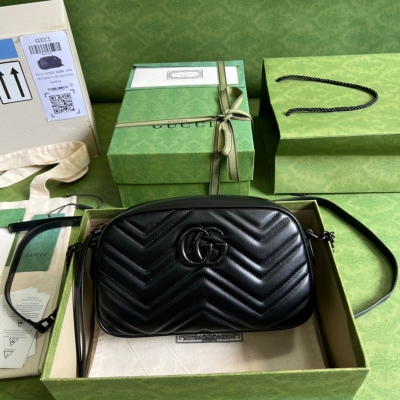 GUCCI古馳 全黑正品皮GG Marmont系列絎縫肩背包...