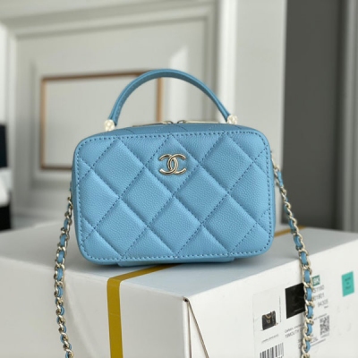 CHANEL香奈兒 正品級 早春系列藍色球紋皮小號相機包 A...