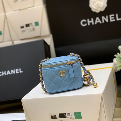 CHANEL香奈兒 藍色小羊皮核桃金球口紅包 AP1447