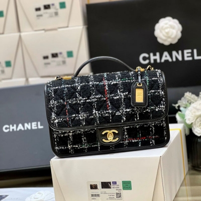 CHANEL香奈兒 22k 女士大號黑色毛呢豆腐郵差包 AS...