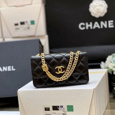 CHANEL香奈兒 原廠皮小金柱調節扣黑色手機包 AP304...
