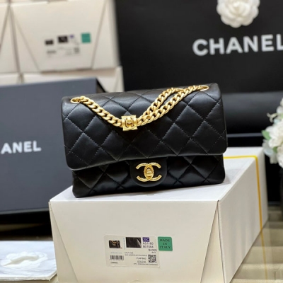 CHANEL香奈兒 原廠小羊皮小號黑色小金柱調節包 AS33...