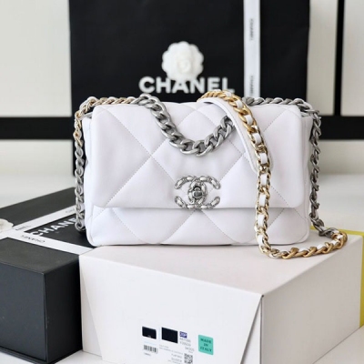 CHANEL香奈兒 晶片款19 bag 歐洲山羊皮白色銀扣女...