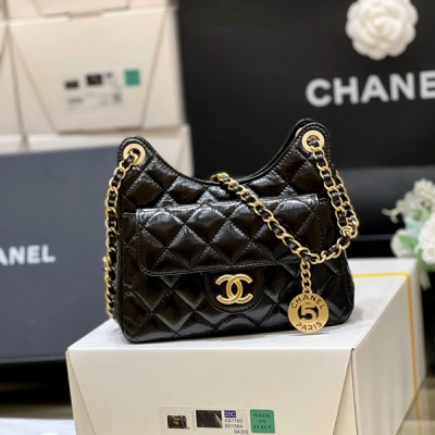 CHANEL香奈兒 金幣hobo黑色油蠟牛皮小號嬉皮包 AS...