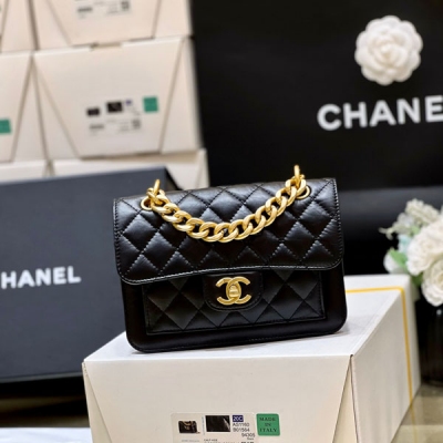 CHANEL香奈兒 超火爆複刻皮黑色豆腐包 AS4051