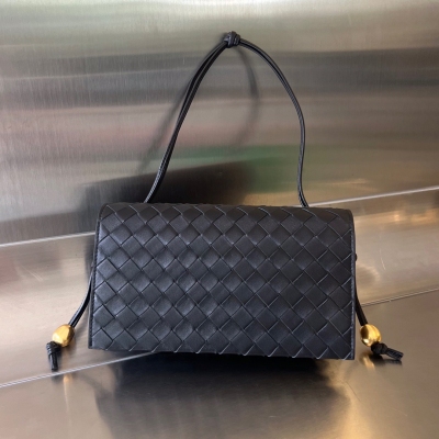 BV寶緹嘉 2023春夏新款 TRIO POUCH ON S...
