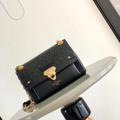 LOUIS VUITTON Vavin 壓紋牛皮黑色小號斜挎...