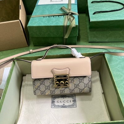 GUCCI古馳 Padlock系列 飾馬銜扣印花迷你手袋 7...