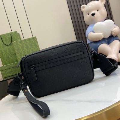 GUCCI古馳 2024早春系列 黑色啞光GG全皮相機包 7...