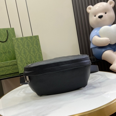 GUCCI古馳 飾Gucci標識黑色原廠皮腰包 768111