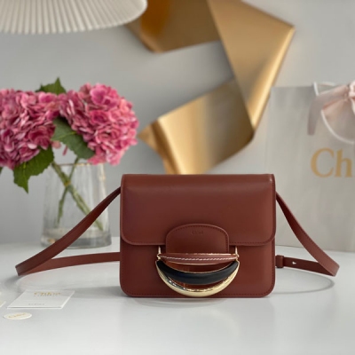 Chloe克洛伊 Kattie 小牛皮胡桃木金屬環手鐲包 型...