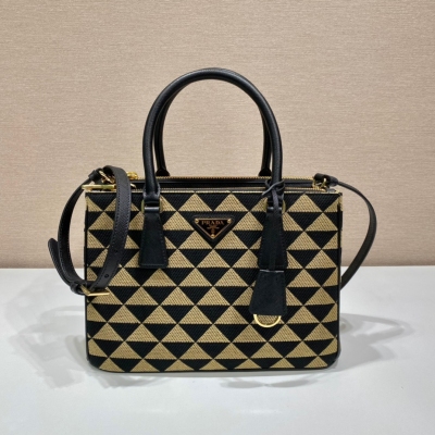 PRADA普拉達 女士刺繡織物殺手包 1BA863
