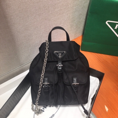 PRADA普拉達 最新款Mini黑色斜挎雙肩小背包 1BH0...
