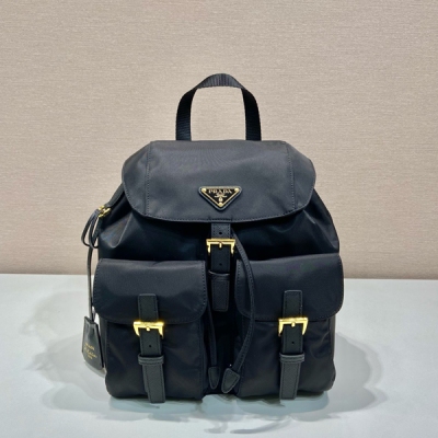PRADA普拉達 金扣三角標經典背包 1BZ677